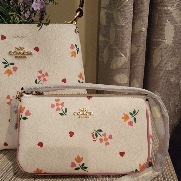 Coach Nolita 19 with heart Petal print in white - Picture 10 of 11